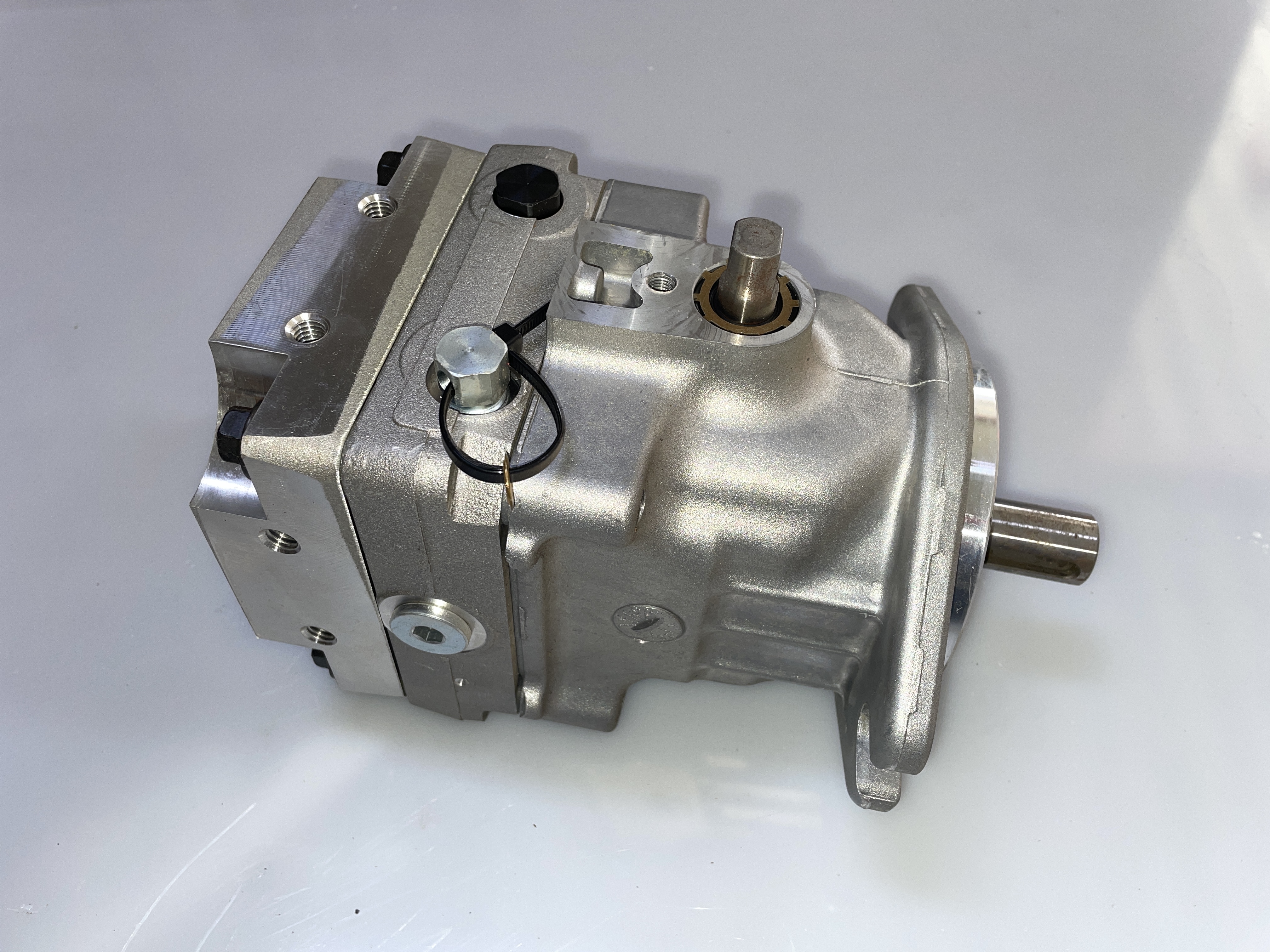 Pompe Hydro-Gear série TB, TB-2CCY-XXXX-46NX